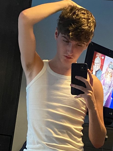 roro Nacktbilder von OnlyFans geleakt