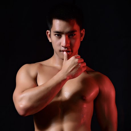 OhmBkk Model OnlyFans Foto