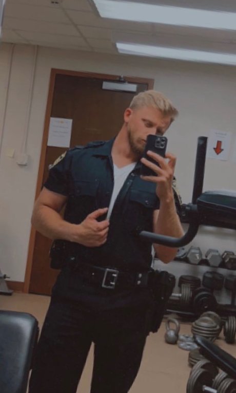 OfficerDom OnlyFans XX