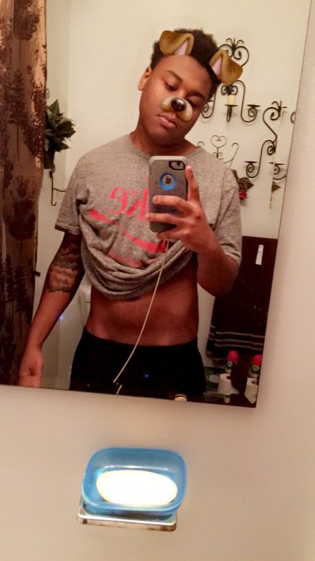 TTreyRaw34 Leaked OnlyFans Nacktbilder