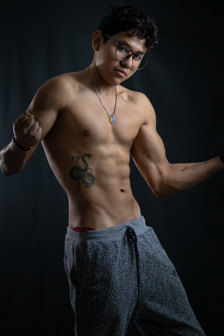 Alan Ruiz Nackt auf OnlyFans