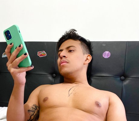 Alejo Acosta OnlyFans geleakt.