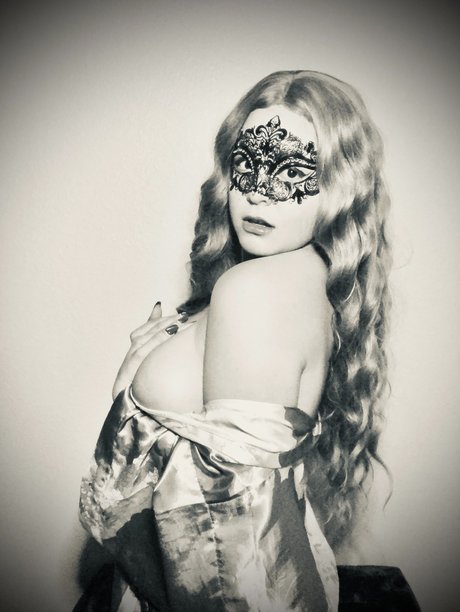 Akita Vee Nacktbilder OnlyFans Leak