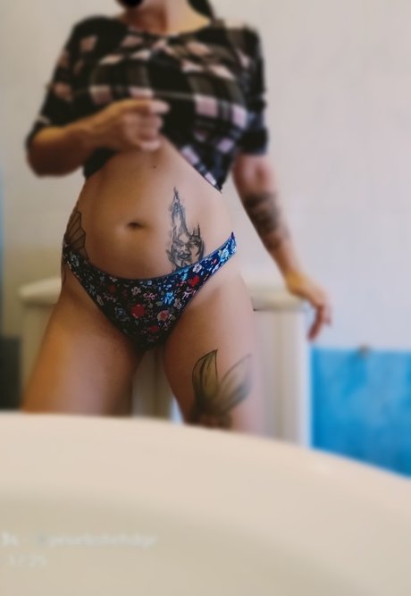 AKARRA Füße OnlyFans