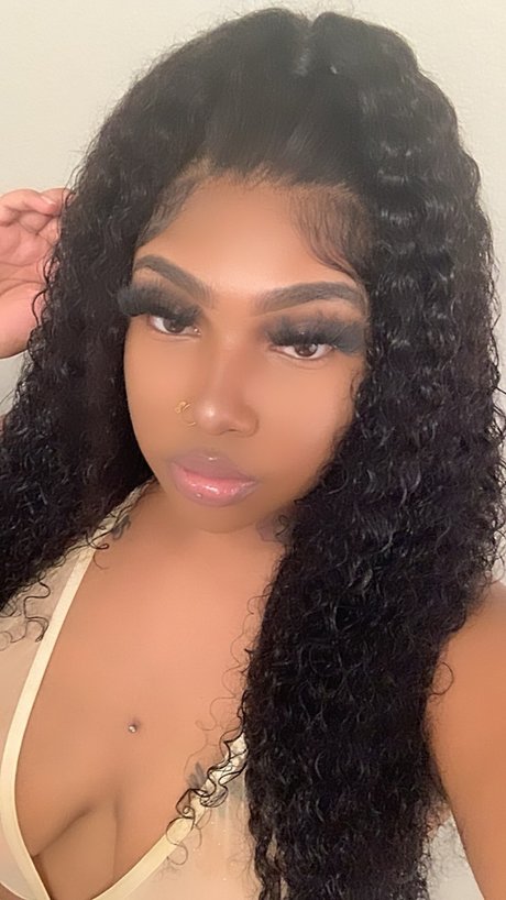 Moneeybing Nacktbilder von OnlyFans geleakt