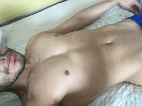 Paulo OnlyFans Striptease