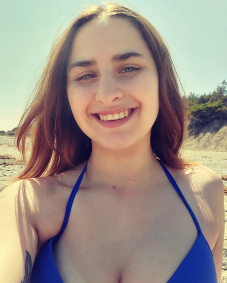 Petite Demon OnlyFans Archiv