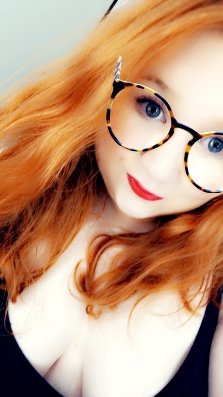 PlusSizeRed OnlyFans gratis