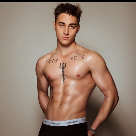 _PlayboiJ Free_ OnlyFans-Pornos