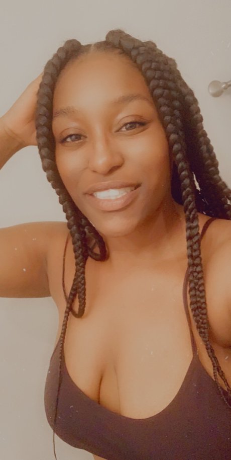 Lil Pink_ OnlyFans Bilder