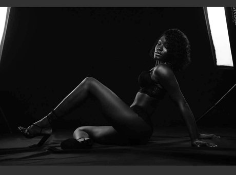 pixie sky OnlyFans Archiv