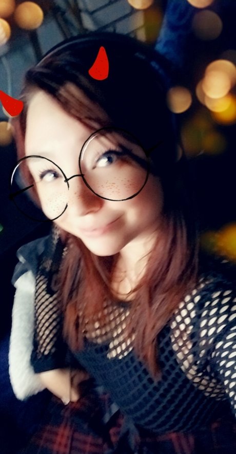 Pixie Dix Vixen OnlyFans Bilder