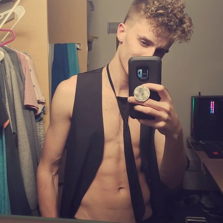 Daddy Emperor OnlyFans Strip