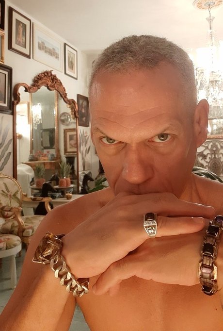 hot mature stud Füße OnlyFans