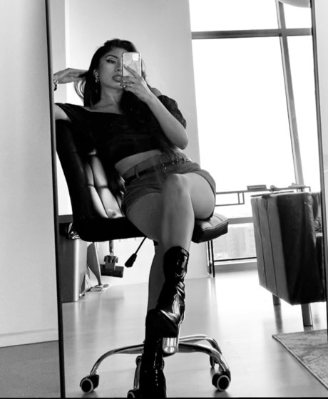 Goddess Paris OnlyFans explizite Inhalte