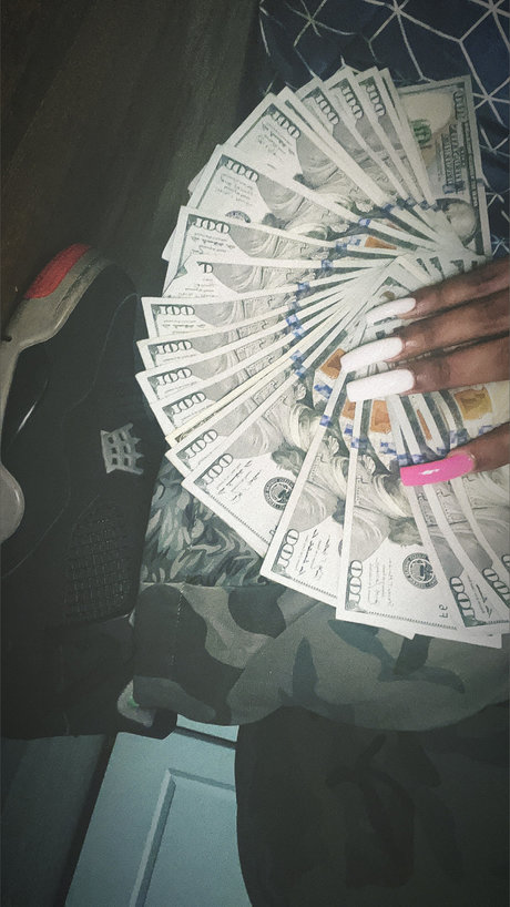 PrettyMixbreed_ OnlyFans-Leaks