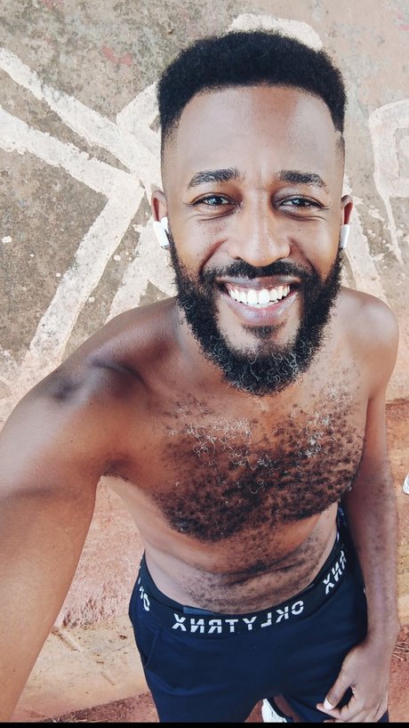 PRETTOZL OnlyFans Brüste Bild