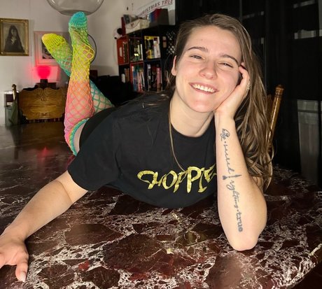 Pooh Peaches Nacktbilder von OnlyFans