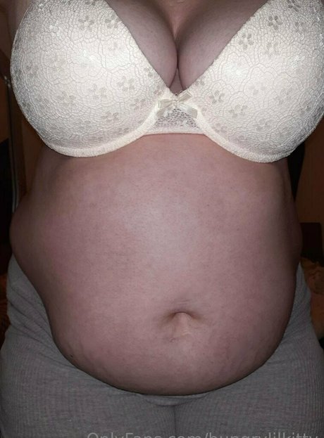 hungrylilkitty OnlyFans Bilder