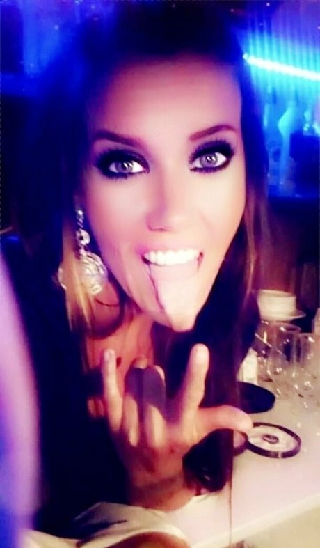 fun with u OnlyFans Striptease