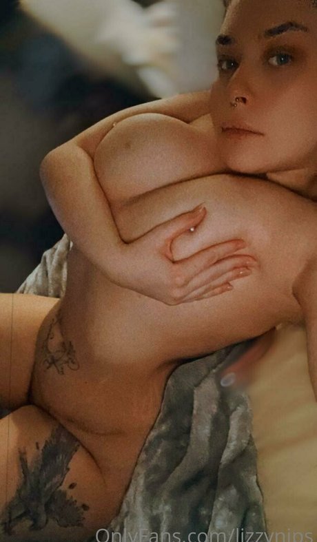 lizzynips Model OnlyFans Foto