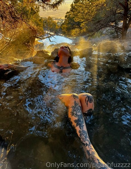 Peechfuzzzz OnlyFans Bilder