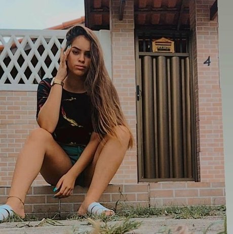 Izabelly Linhares OnlyFans Strip