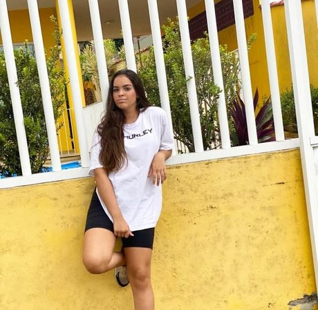 Izabelly Linhares Nackt OnlyFans