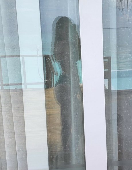 Maisa OnlyFans Strip