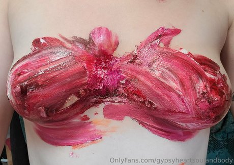 jadeedwardsfree OnlyFans nackte Brüste