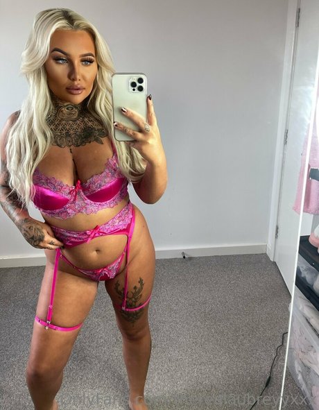 inkedblondieeee OnlyFans Bilder