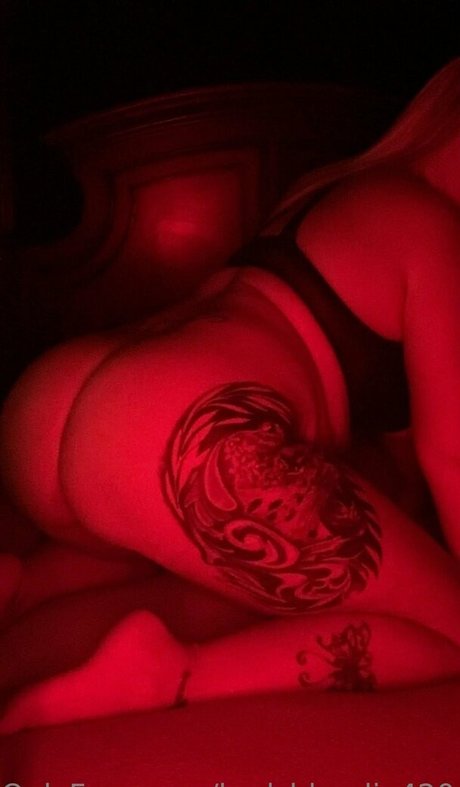 bad blondie33 OnlyFans Striptease