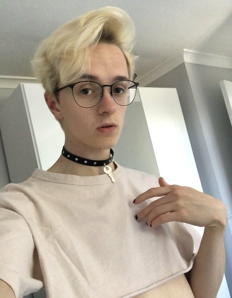 pierbi OnlyFans Striptease