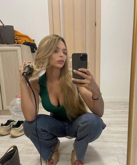 Mihalina Novakovskaya OnlyFans geleakte Pornografie