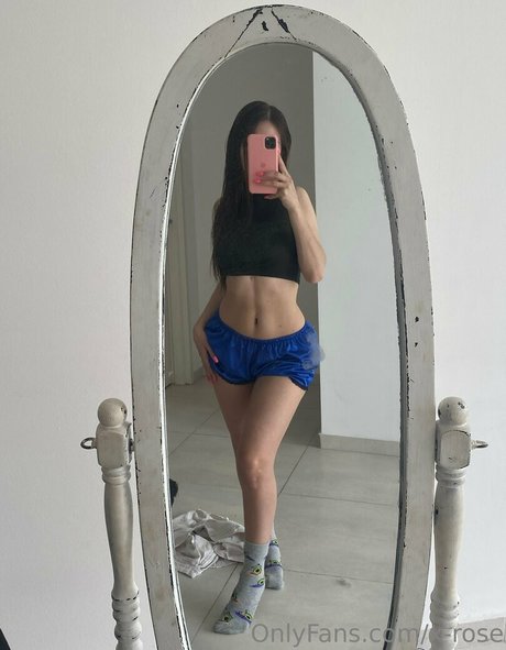 x rose OnlyFans-Leaks