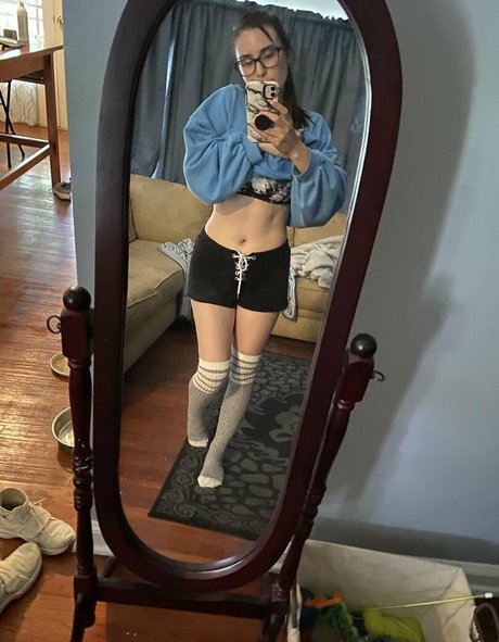 embertay OnlyFans schlank