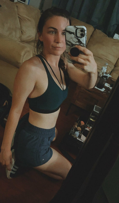 embertay OnlyFans Model Bilder