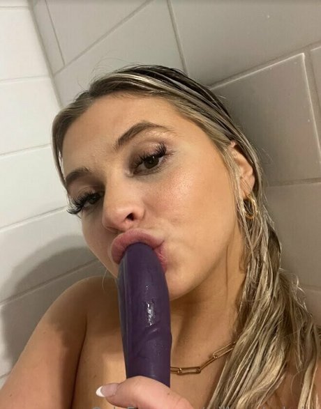 willowclarkvip OnlyFans Strip