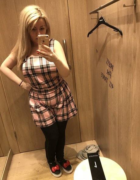 curvydanni OnlyFans geleakte Pornografie