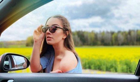 Miss Mikkaa Oben ohne OnlyFans