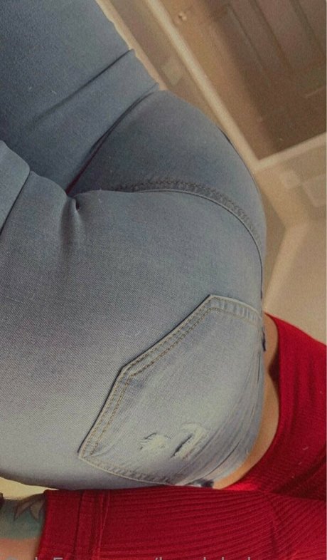 lovelyladymaee OnlyFans Nacktbilder