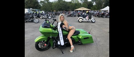 Sunny Bunnnie OnlyFans-Leaks