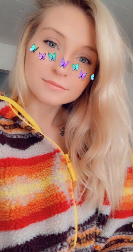 Sunny Bunnnie Füße OnlyFans