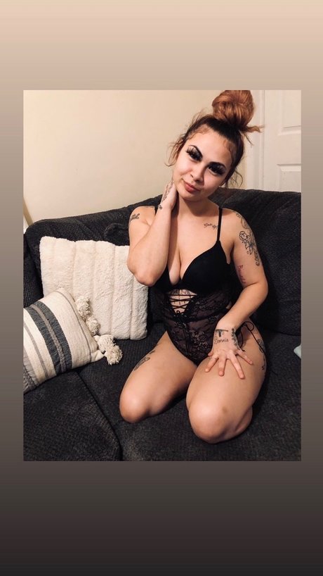 Chink babiee OnlyFans-Bilder