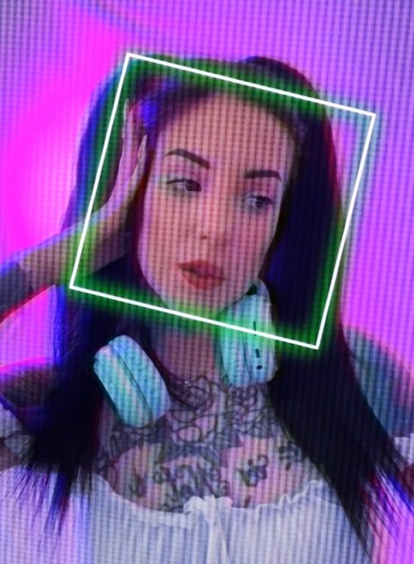 Digital Girlfriend Nacktbilder von OnlyFans geleakt