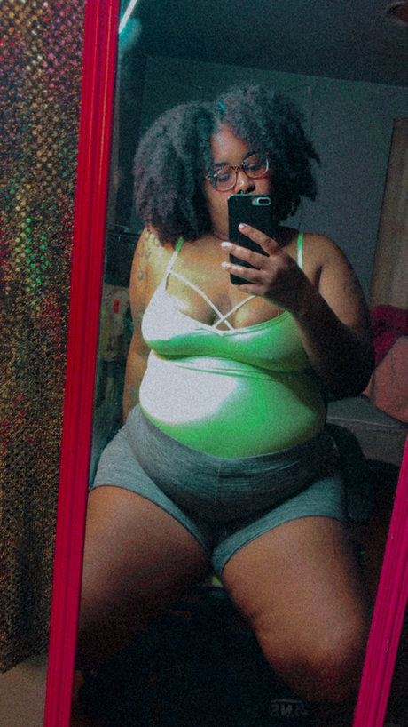 Pretty Penny Heiße OnlyFans Inhalte