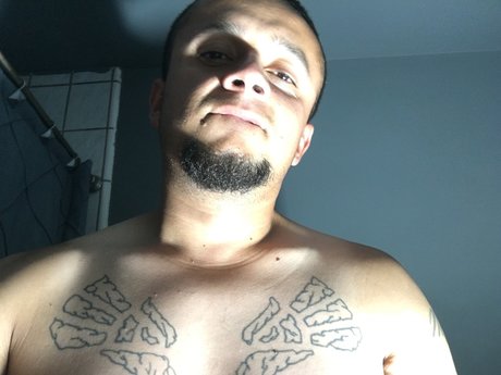 DeltaDaddy OnlyFans-Inhalte