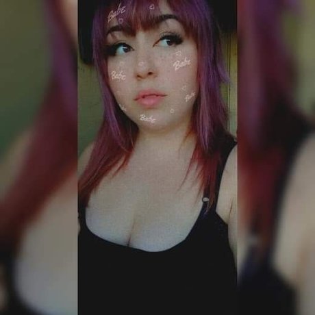 _Naked Chubby Emo_ OnlyFans nackte Brüste