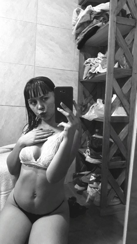 Denisaylen OnlyFans Model Bilder