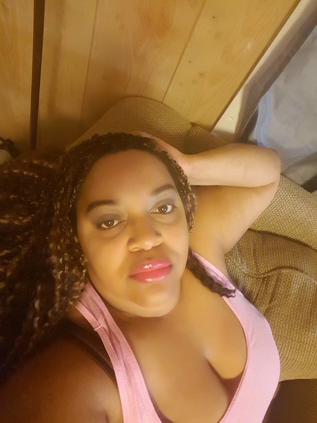 Queen Serenity 22 OnlyFans nackt